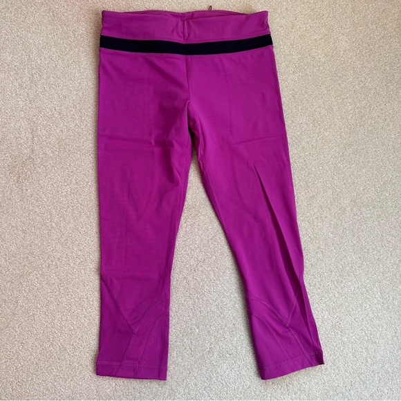 EUC - Lululemon bundle - crops and tank top - Picture 2 of 9